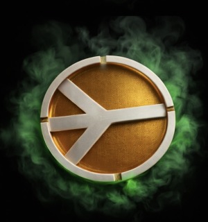 מאפרה מעוצבת גדולה Peace & Love – עיצוב ייחודי בהתאמה אישית