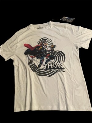 חולצה של תור ממארוול ( לבנה )