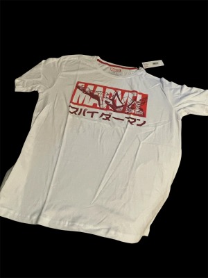 חולצה של מארוול ( לבנה )