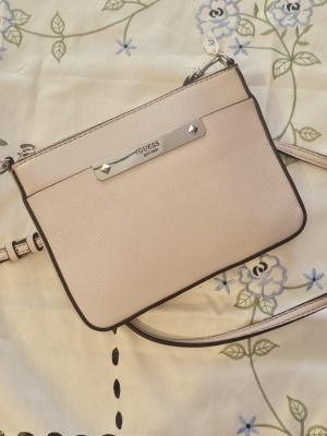 תיק קטן GUESS