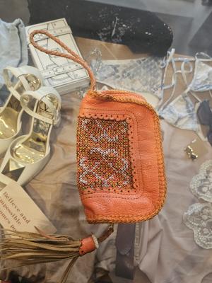 תיק קטן עור כתום