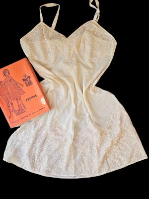 כותונת וינטג'  לבנה