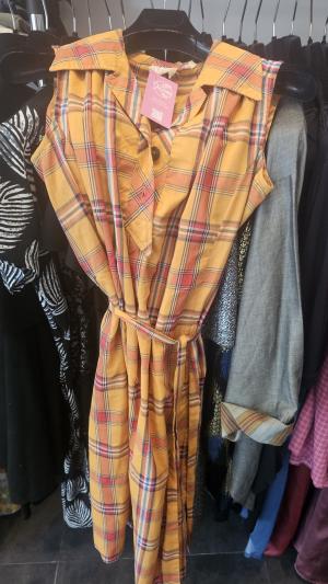 שמלת וינטג' כפתורים אתא