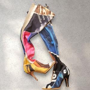 מגפי סטייטמנט צבעוני MOSCHINO