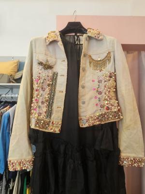 ג'קט ג'ינס רקום ומעוטר בעבודת יד