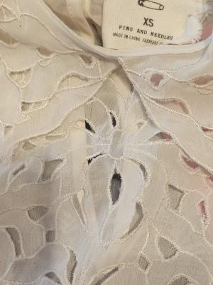 גופיה עדינה  PINS AND NEEDLES