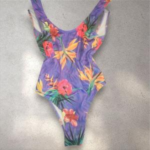 בגד ים פרחוני