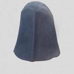 כובע לבד כחול כהה בגזרה מחודדת וינטג׳