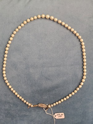 שרשרת פנינים אמיתיות עם סוגר זהב 14K – וינטג’ קלאסי