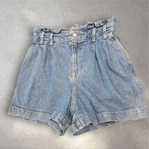 ג'ינס קצר Zara