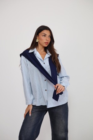 מכופתרת צעיף כחול