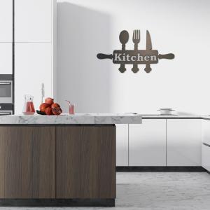 שלט "Kitchen" בעיצוב כלי מטבח – הטאץ' המושלם ללב הבית 🍽️