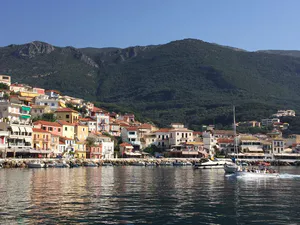 טיול מאתונה לאי הידרה באוטובוס Hydra Island by bus