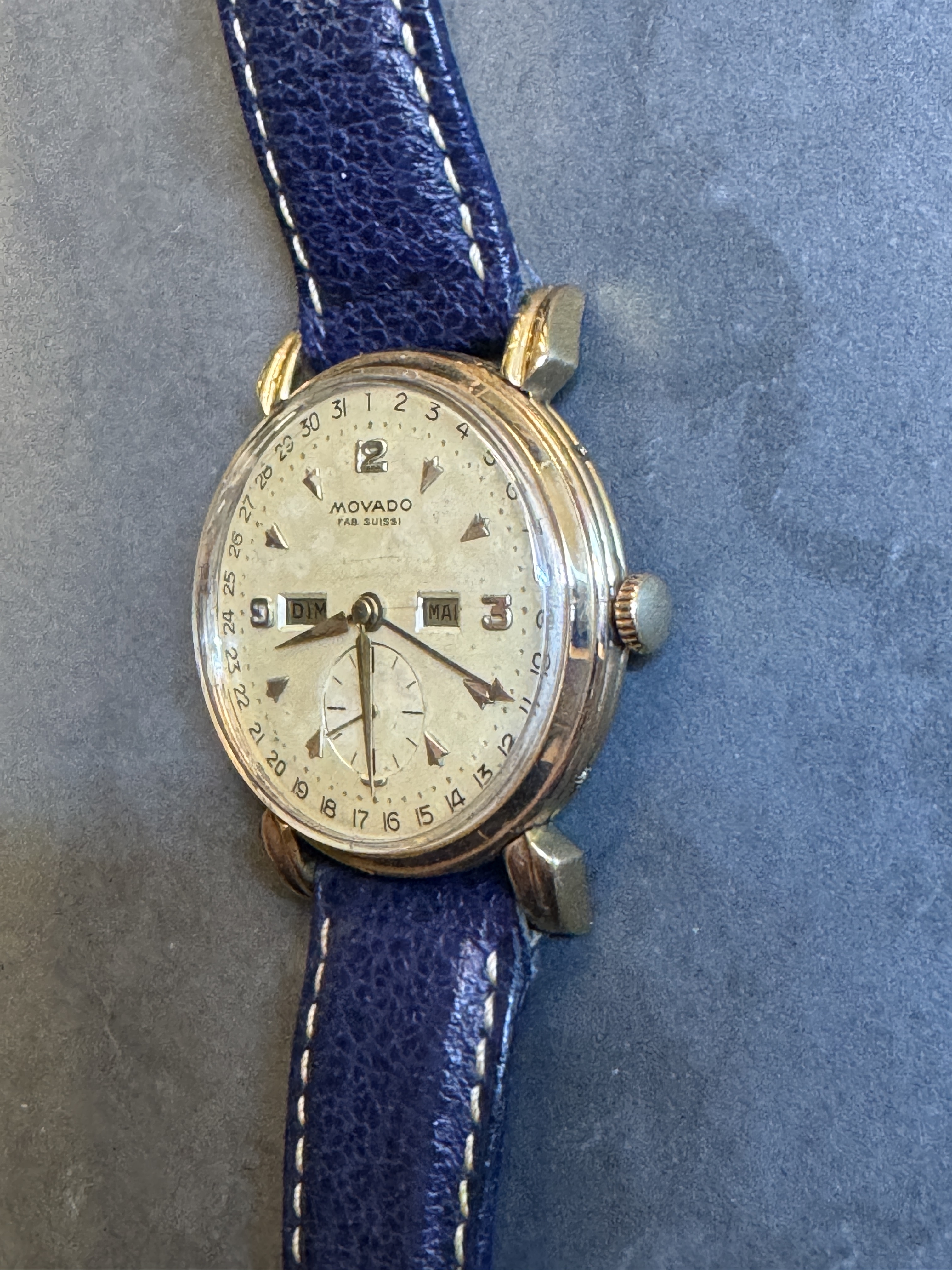 MOVADO - Triple Calendar,manual,gold 9k,50th,36mm