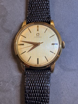 OMEGA - Manual,rare linen dail,jumbo,37mm,golg….