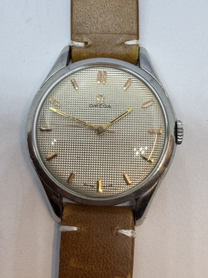 OMEGA - Manual,rare honeycomb dail,jumbo 38mm,50th