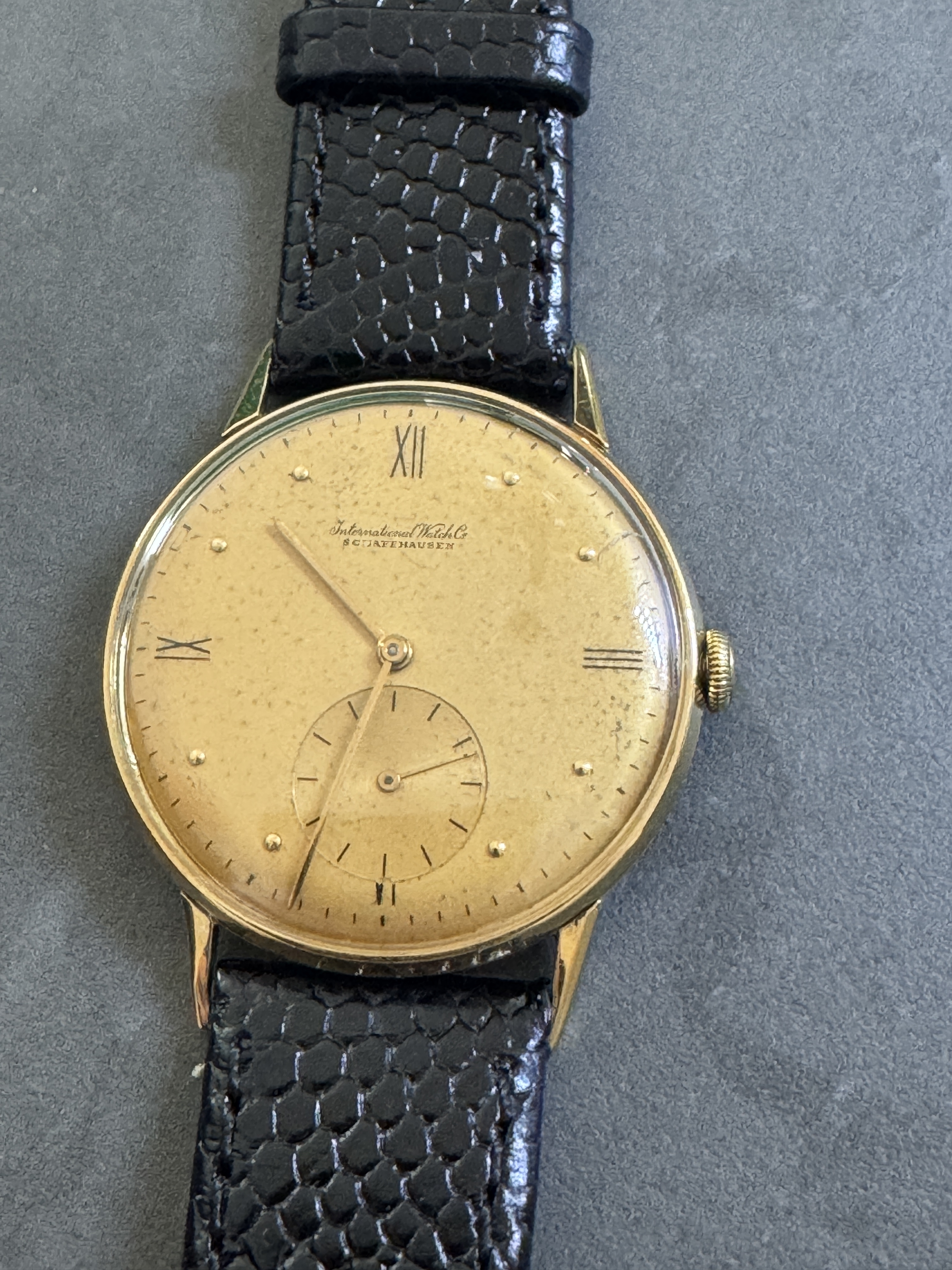 IWC - Cal 83, hand winding, gold 18k, 34.5mm, 50th