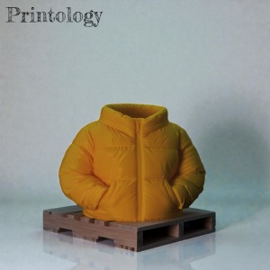 כלי מעוצב לעטים בצורת מעיל חורף🧥