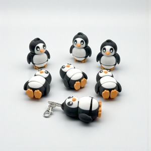 מחזיק מפתחות פינגווין 💙