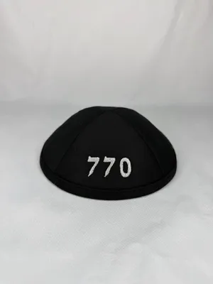 כיפה חב"ד 770