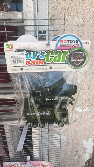 זוג מכוניות בכל מיני דגמים