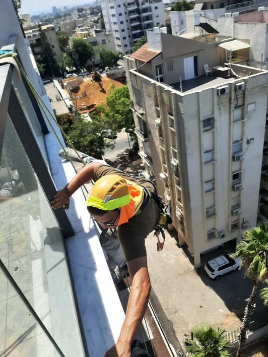 ניקיון מרפסות, גם איטום