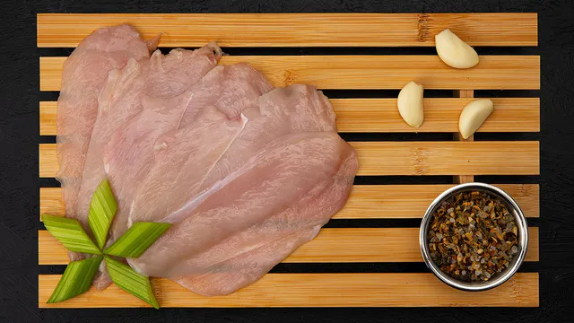 שניצל חזה עוף טרי