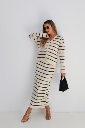 חליפת סריג דק פסים