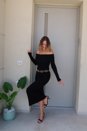 שמלת מקסי אוף שולדרס | שחור