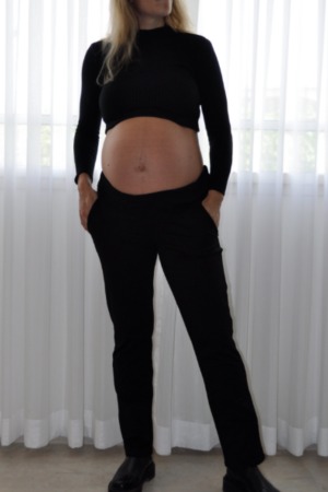 מכנס הריון מבד נמתח בגזרה ישרה | שחור