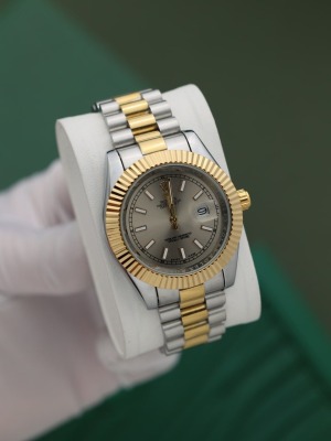 משולב זהב כסף כהה