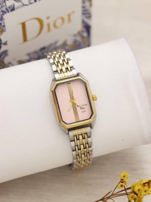 דיור מרובע-ורוד